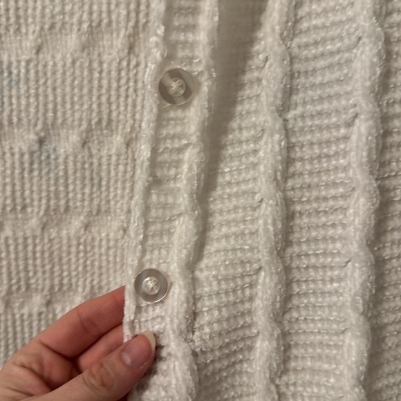 White Shaw - Picture 3 of 3